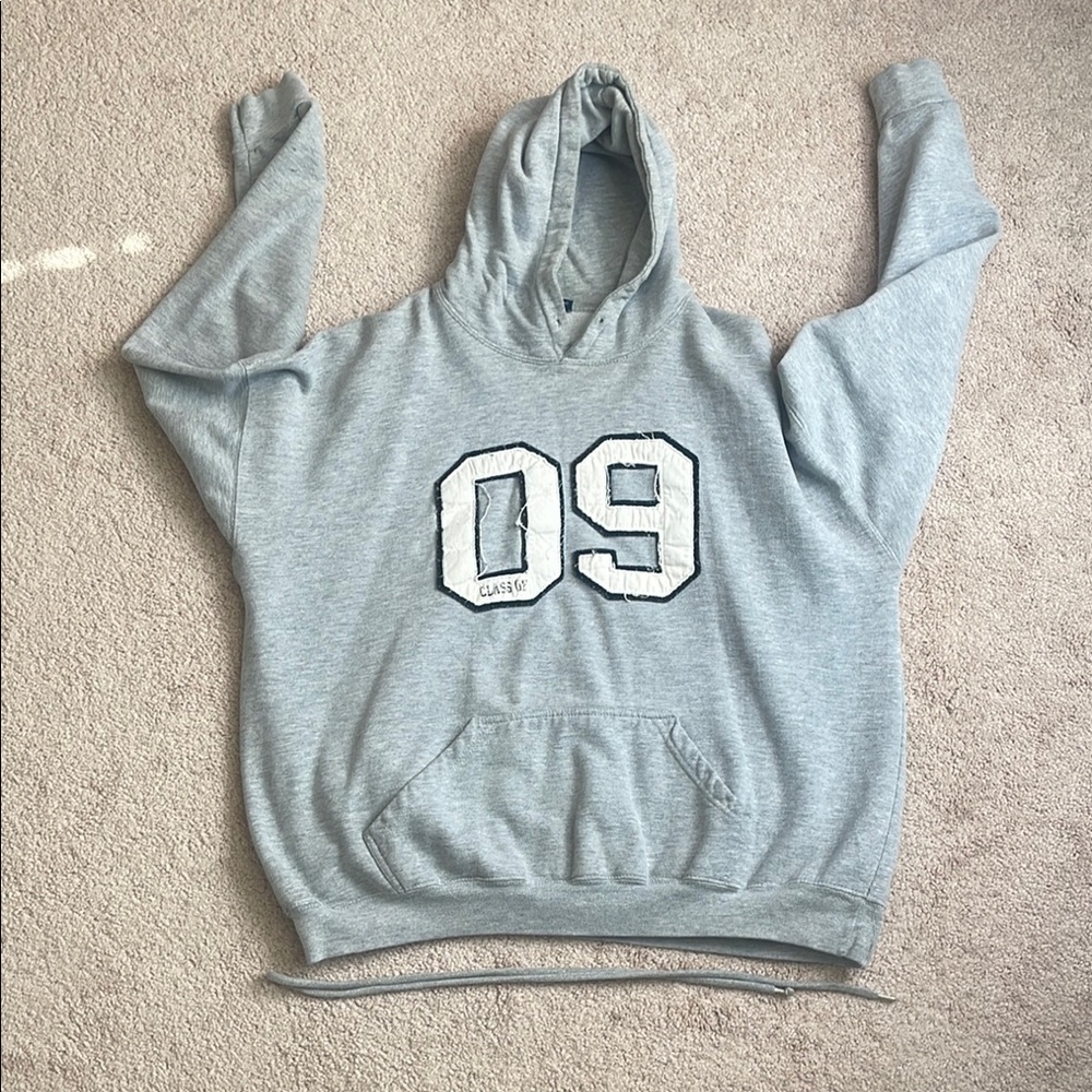 Gray Hoodie with 'Class of ‘09' Graphic - Picture 3 of 6